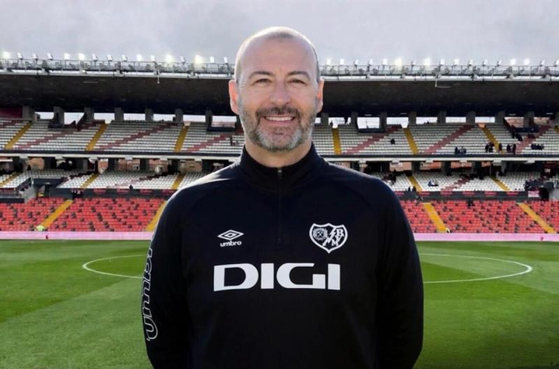 SER ALTO PARA SER PORTERO…Y LO DE PARAR YA VEREMOS