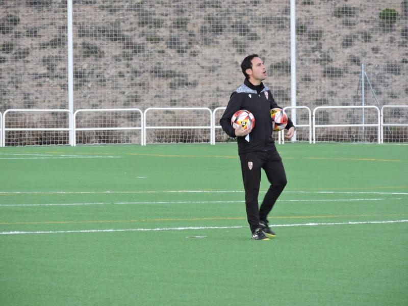 JOSE A. GARCÍA MATUTE «PARRI» : «Lo más importante en la formación es el jugador»