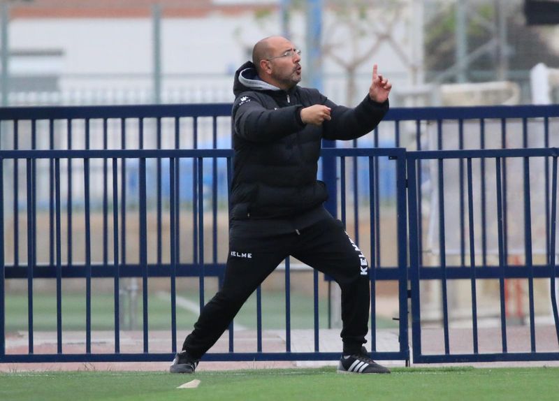 DAVID GUZMÁN «REPO»: «La importancia del entrenador es clave en cualquiera de los contextos de los banquillos, pero en el fútbol base más»