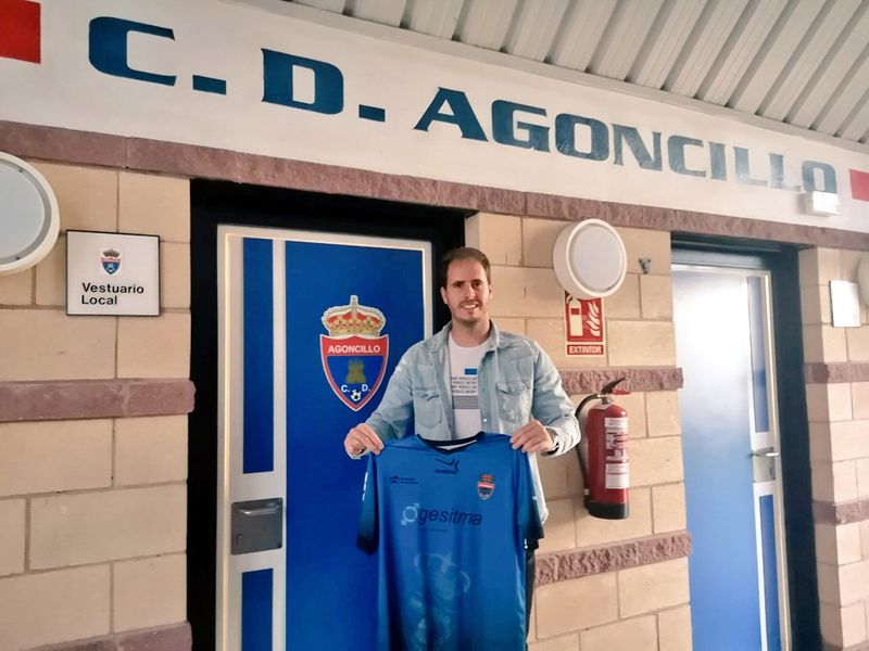 EDUARDO HACHE: «Creo que actualmente se están dando pasos adelante para caminar hacia un fútbol base que de verdad sea lo ideal para l@s niñ@s»