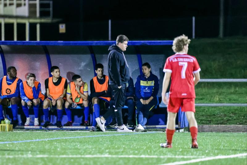 FRANCISCO ALARCÓN: «Cada vez debe ser más normal que las niñas elijan jugar al fútbol»