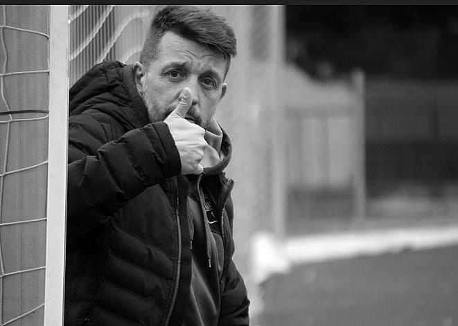 JOAN CARLES: «Soy un entrenador que por encima de todo valoro la persona y el equipo»