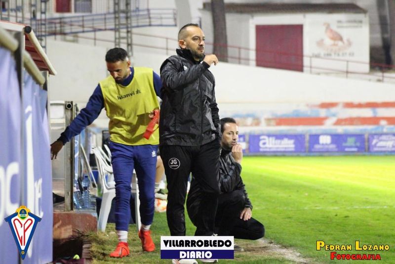 JOSE GÓMEZ: «Un buen entrenador debe ser capaz de desarrollar a sus jugadores tanto en el campo como fuera de él»