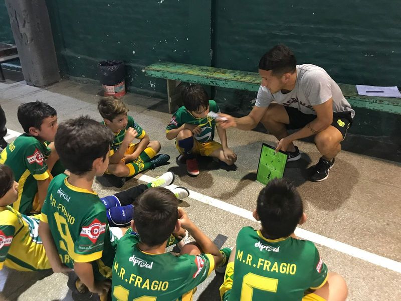 TOMAS DUBEN: «Me gusta decir que el formador es el que planta la semilla y el entrenador es el que cuida el árbol ya crecido»