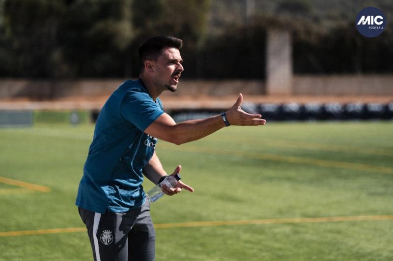 CARLOS BOU: «Como entrenador intento marcar la línea de trabajo y las ideas a seguir, dentro de tener todos un objetivo común»