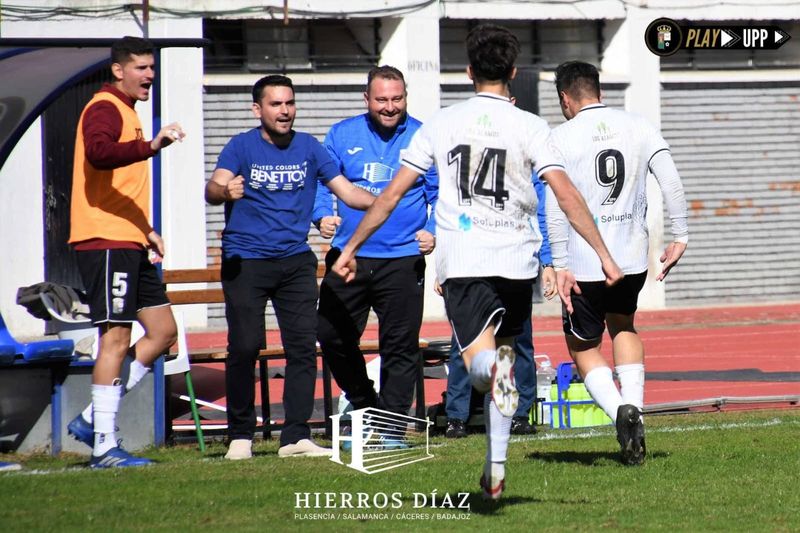 JOSE MANUEL: «Pienso que entrenar a través del juego facilita su comprensión y futura interpretación en la búsqueda de las respuestas adecuadas»