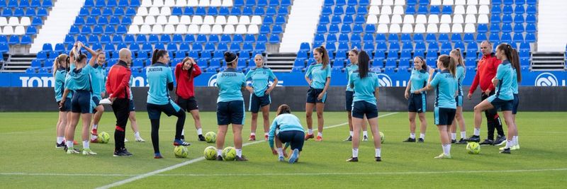 JERO MARTOS: «SIEMPRE TRABAJO PARA FORMAR PERSONAS Y FUTBOLISTAS»