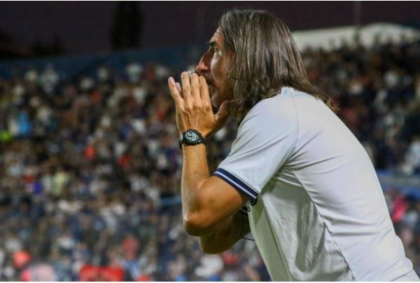 DIEGO H FERNÁNDEZ: «Los entrenadores tenemos la gran oportunidad de darle a los futbolistas conocimientos para resolver dentro de un campo de juego»