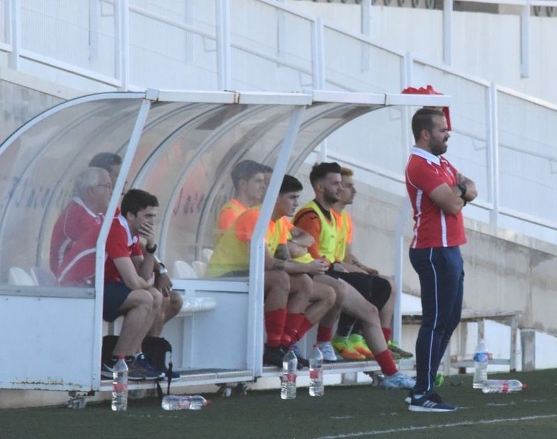 ALBERTO CARRETERO : «En futbol base creo que hay que enseñar todas las herramientas que existen en el futbol»