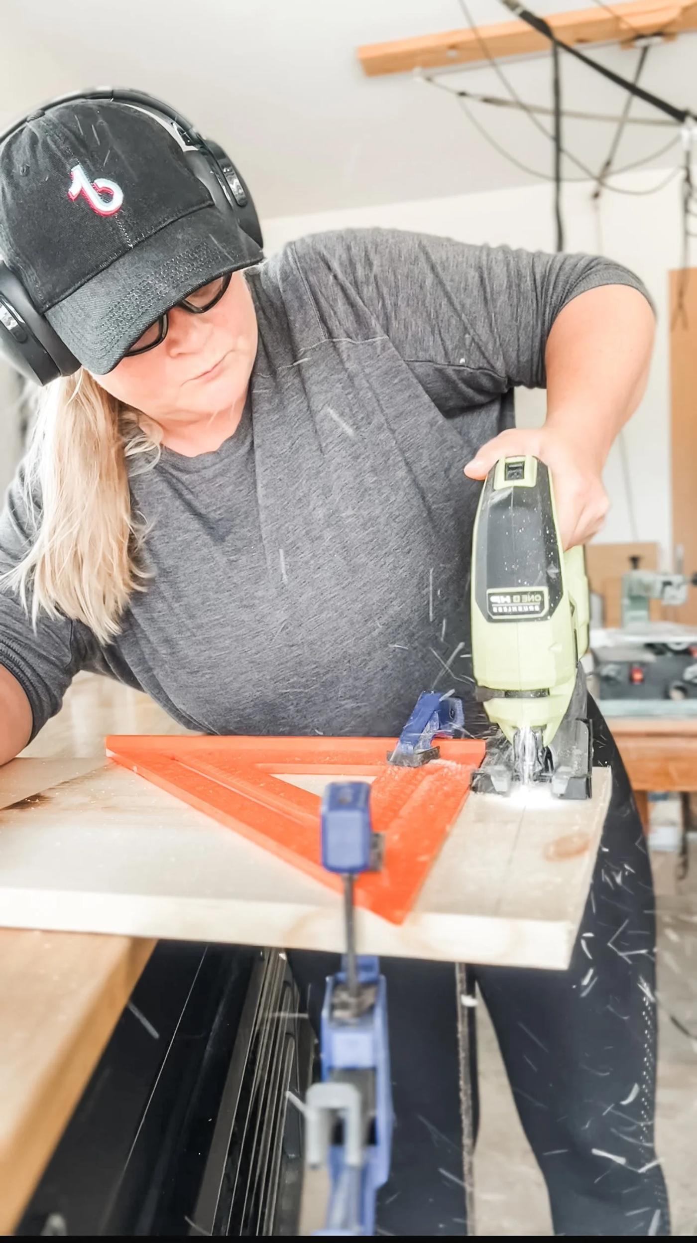 Cutting the tray to size with a jigsaw