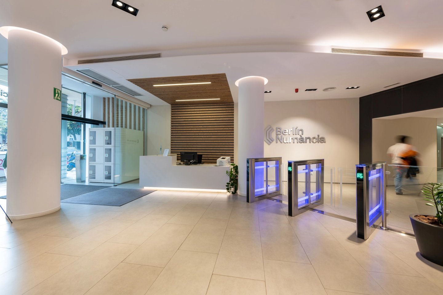 Hall Numancia MidSze-2