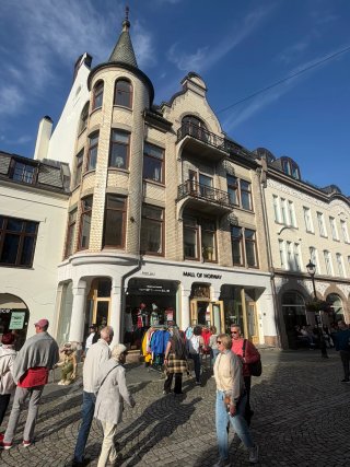 Kongens gate 9 – hjørnefasade sett fra gaten