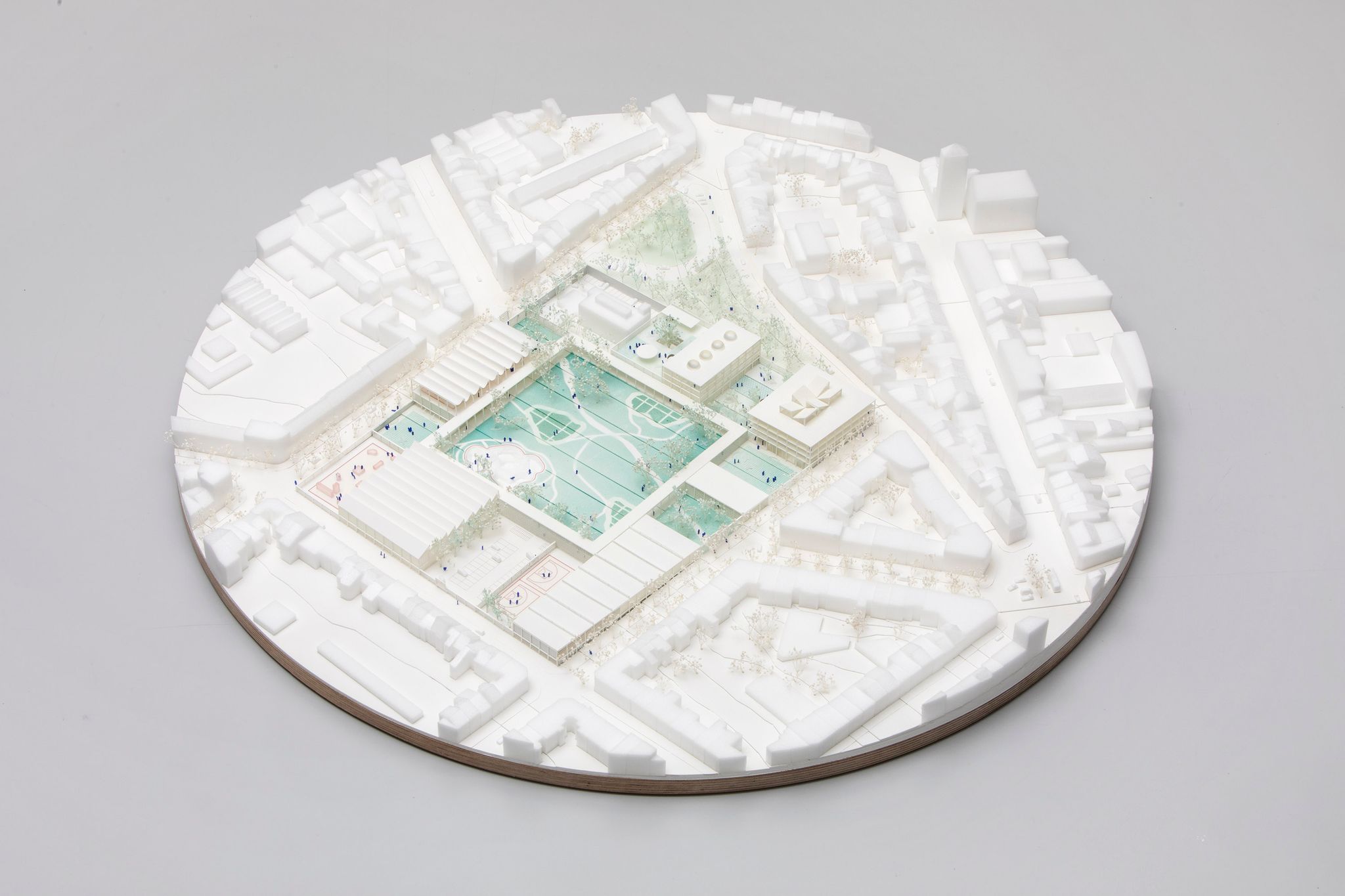 Xaveer De Geyter Architects, groupe scolaire et sportif à Bruxelles