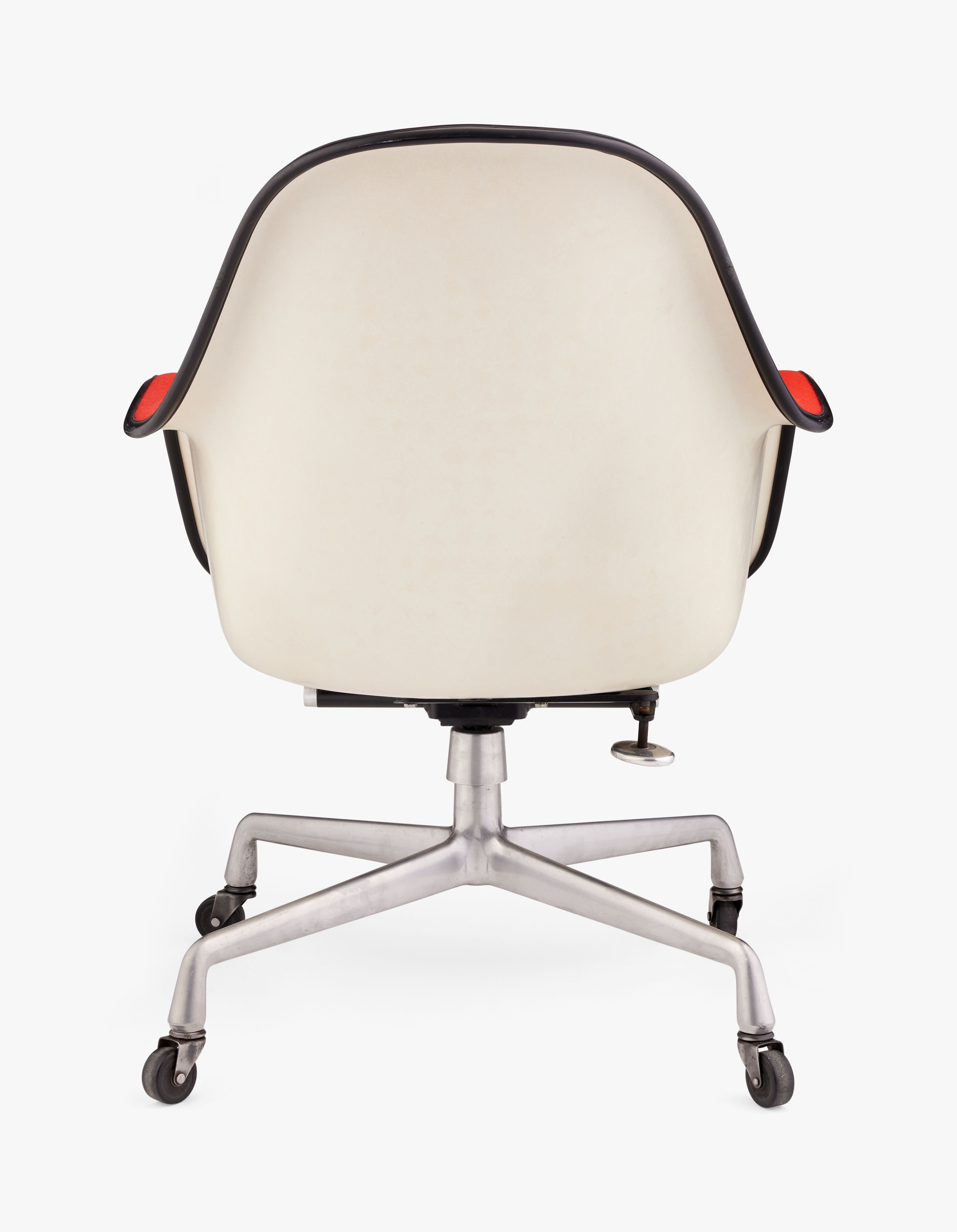 EC176 Loose Cushion Arm Chair | Eames Institute