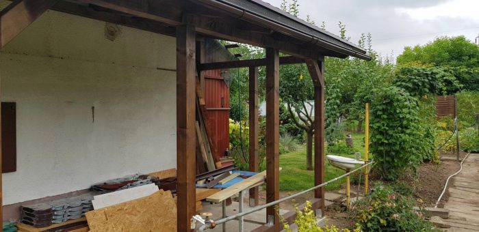 Rekonstrukce střechy zahradního domku + terasa