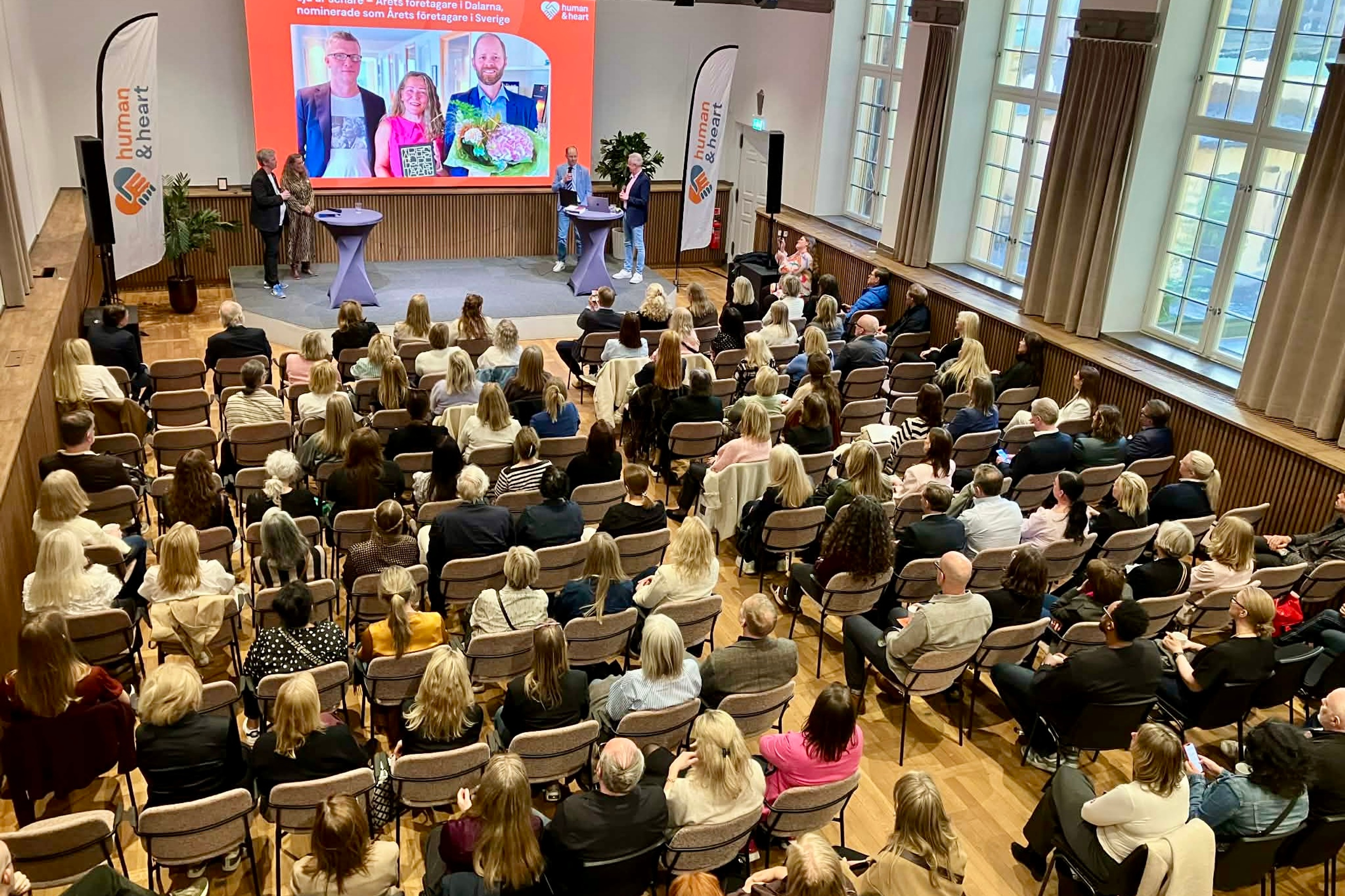 Fullsatt i Sveasalen – se bilderna från succékvällen när Human&Heart intog Stockholm