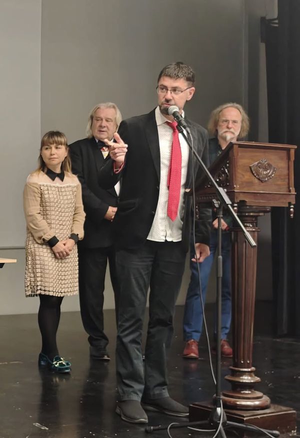 Wystawa Chrabri vis moderna na zamku w Tarnowicach Starych