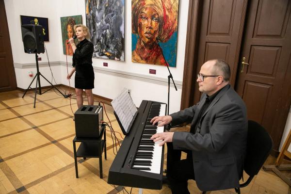 Grupa Visiorique Etrange w galerii Pałacu Vauxhall w Krzeszowicach