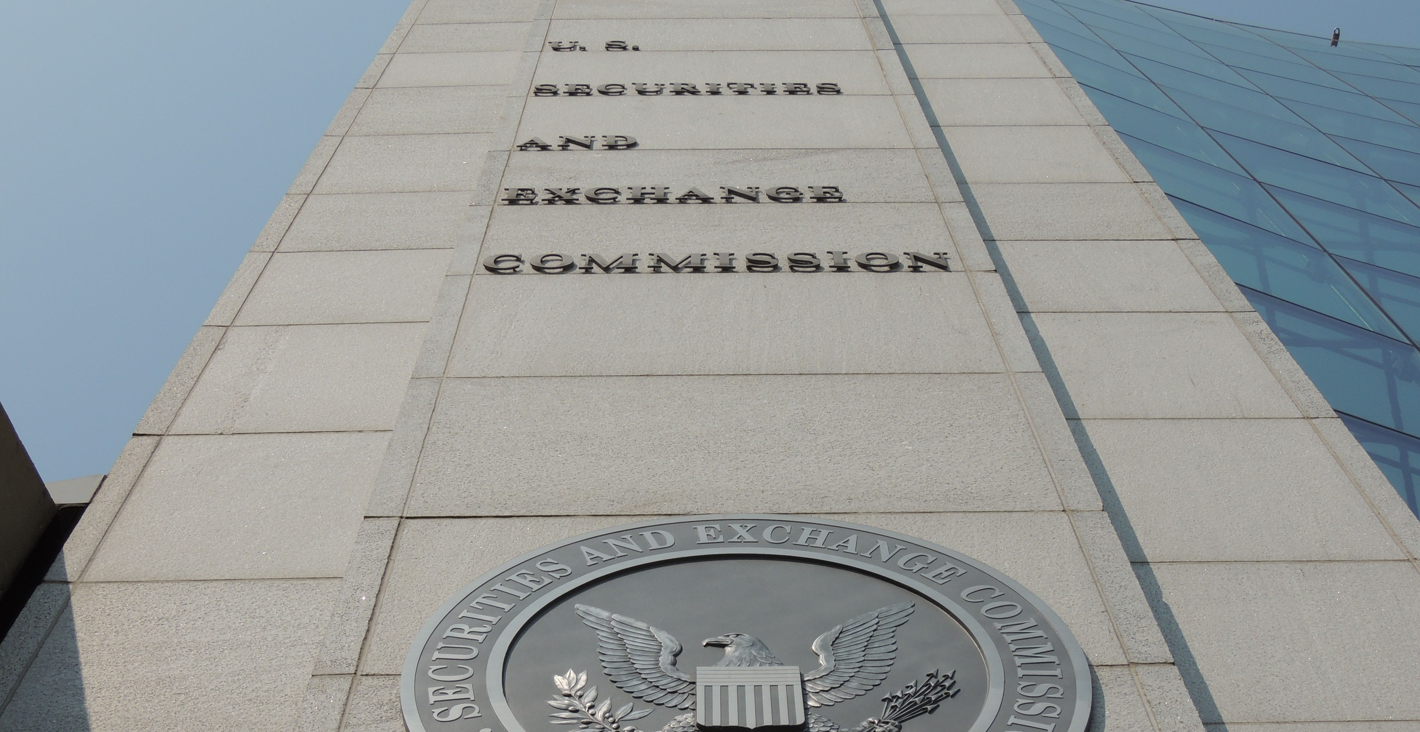 Los gigantes de Wall Street empujan hacia atrás las exenciones para valores tokenizados en la reunión de la SEC - CoinDesk | Related Crypto Article