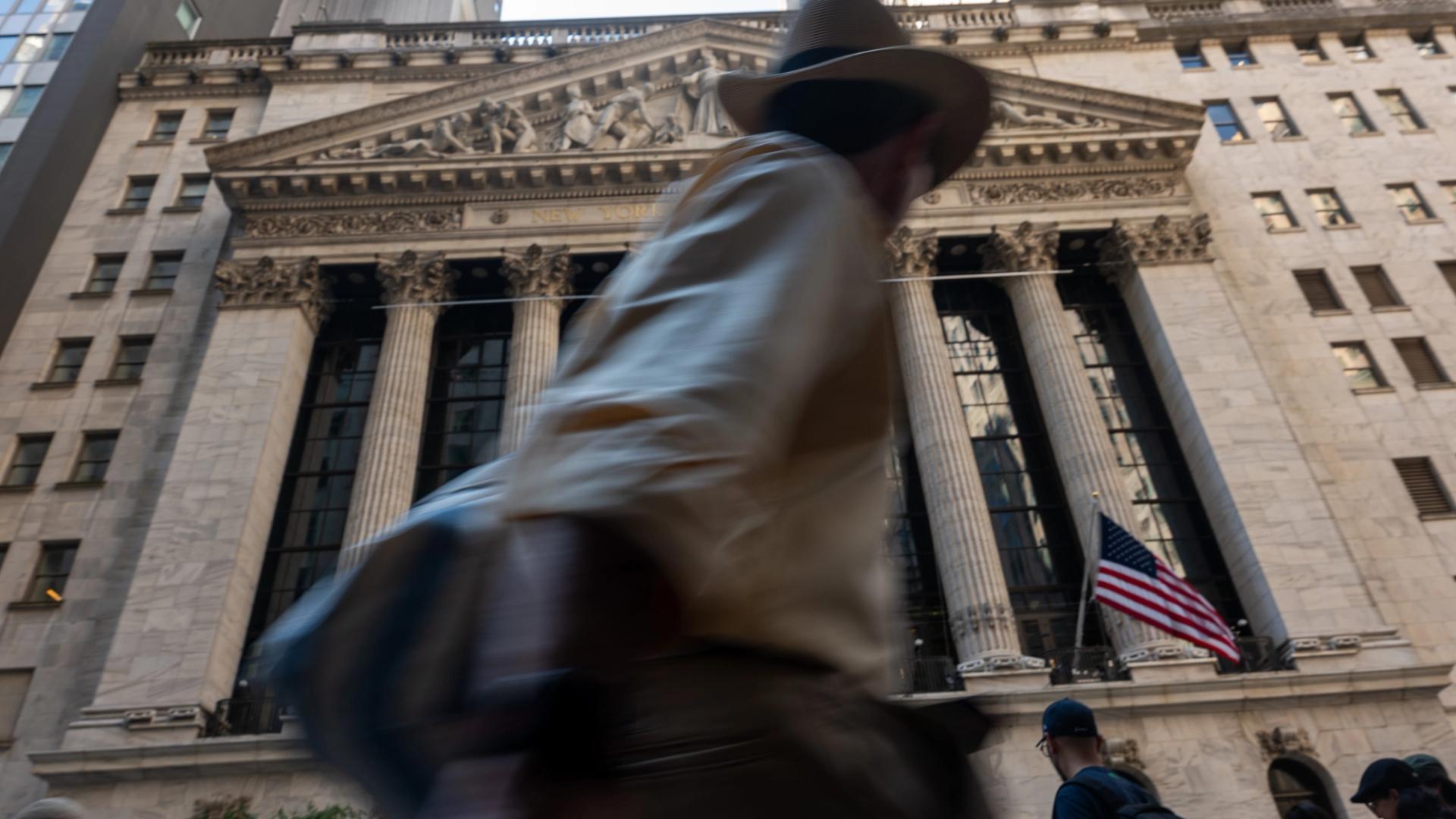 CRCL, COIN, MSTR Among Crypto Stock Rally as Powell Signals Possible ...