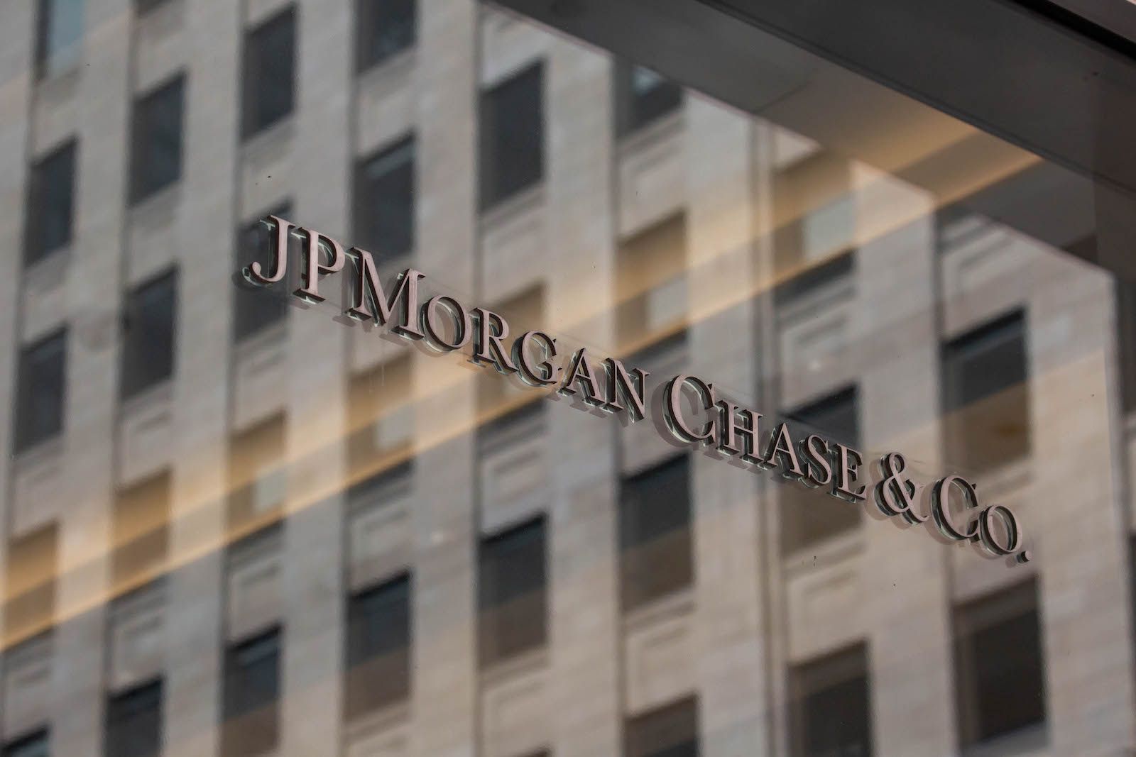 JPMorgan prevé una mayor adopción de Cripto en 2022 y debate el estatus de  Bitcoin como reserva de valor