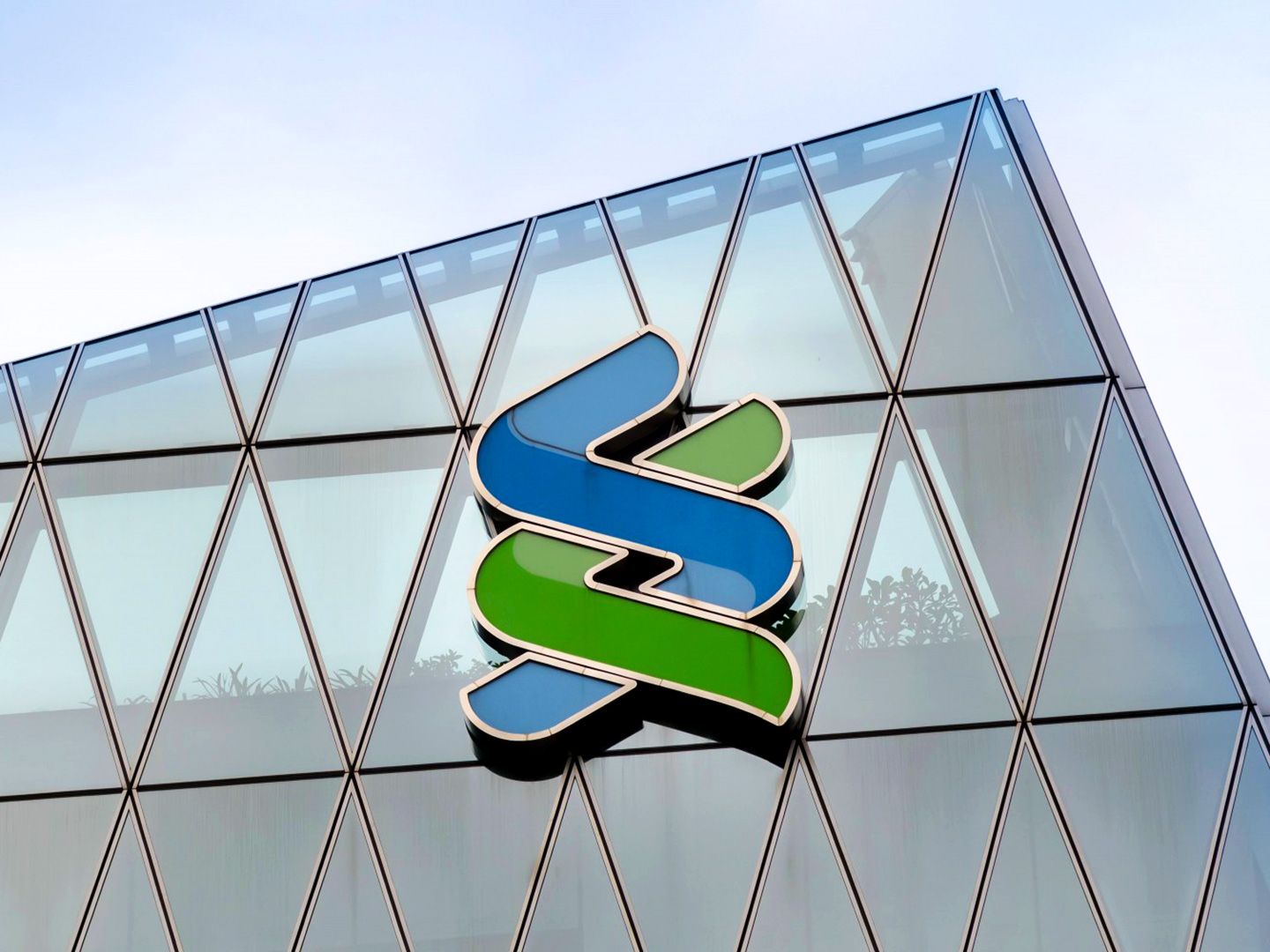 U.S. Crypto Regulatory Fog Keeps Standard Chartered Rooted in UAE, Asia