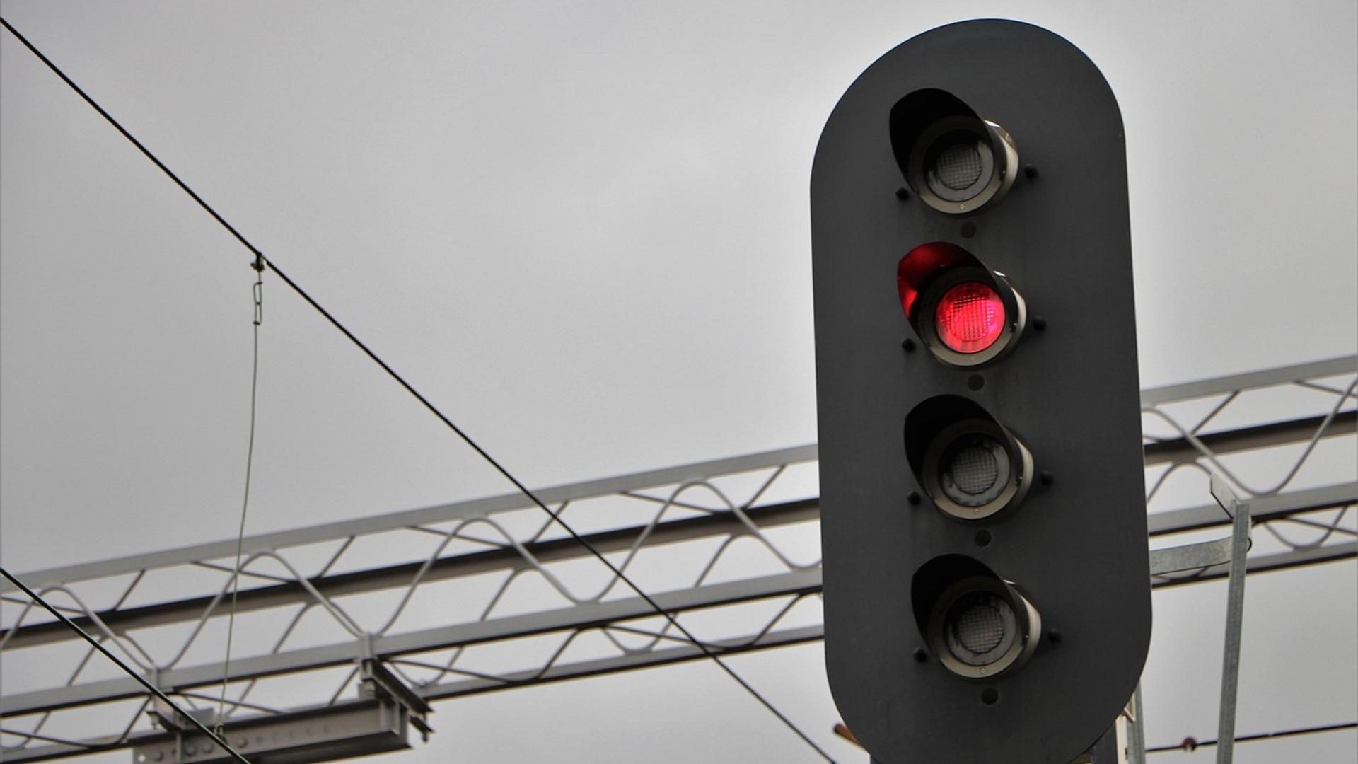 MANTRA token plunges 18% to record low as blockchain halts after exploit