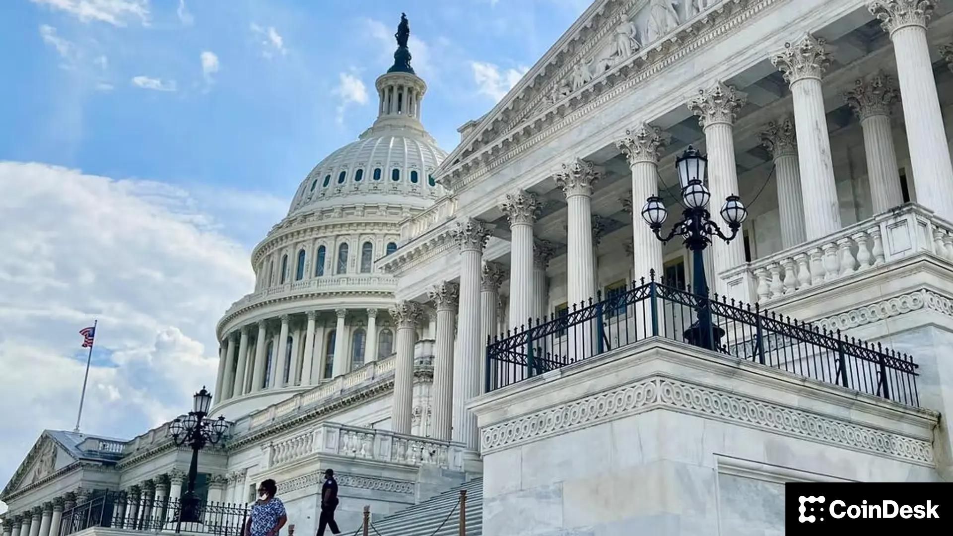 Senatoren proberen vastgelopen crypto Clarity Act te ontgrendelen met compromis over stablecoin-rendement