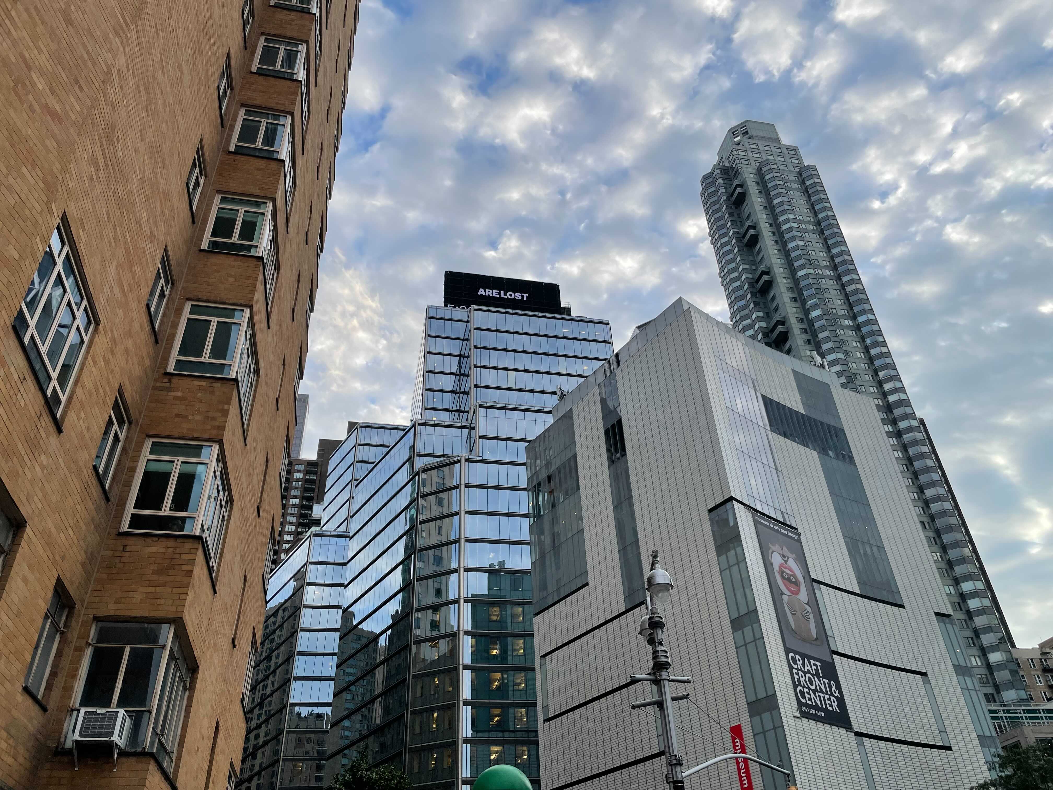 Winklevoss-Led Gemini Behind Bitcoin White Paper Excerpts on NYC Billboard