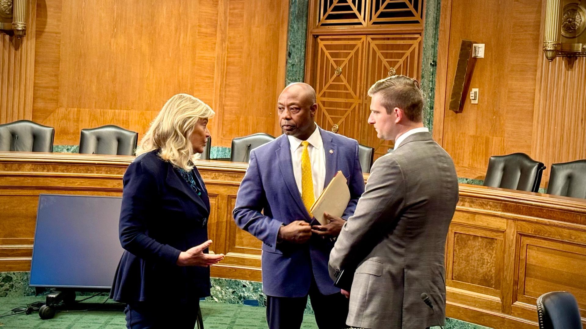 Key U.S. Senator Tells White House Crypto Market Structure Bill Will Be Done by Sept. 30 Key U.S. Senator Tells White House Crypto Market Structure Bill Will Be Done by Sept. 30