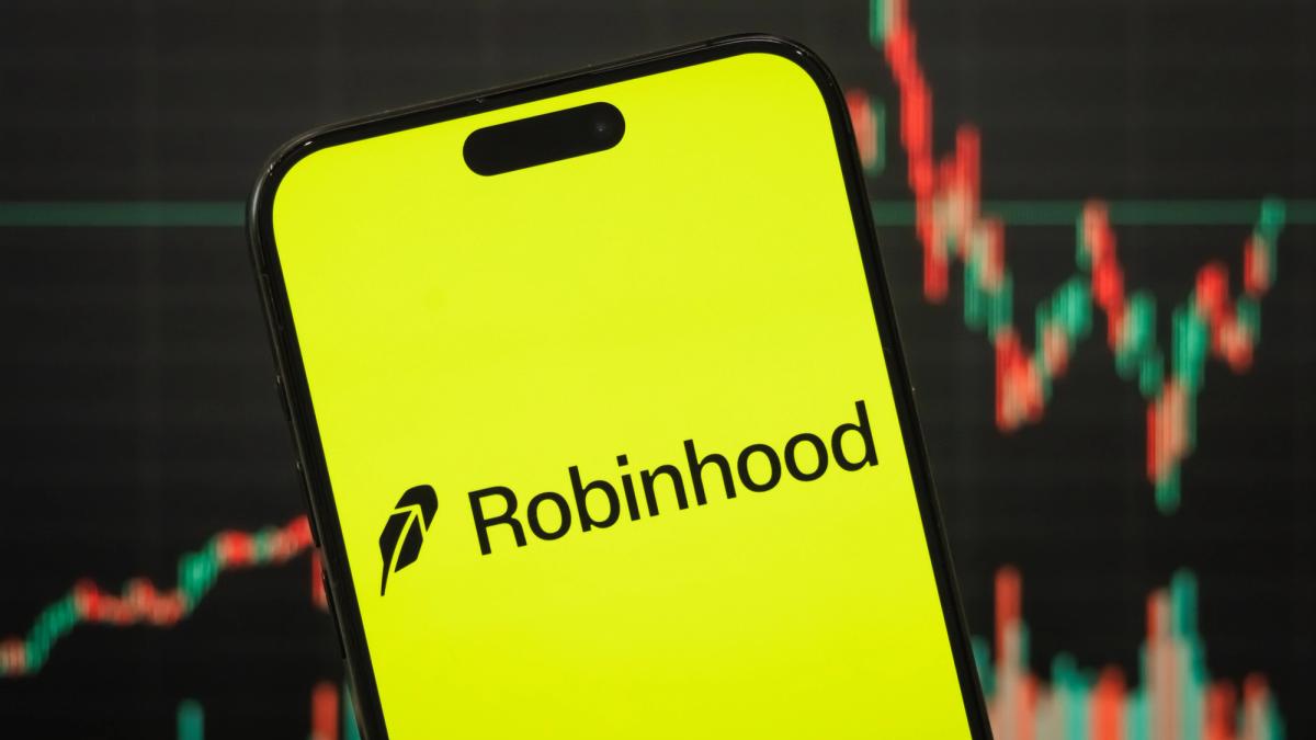 Robinhood Chain Transactions Plunge 42% as Brokerage Extends Fee Subsidies to Revive Trading