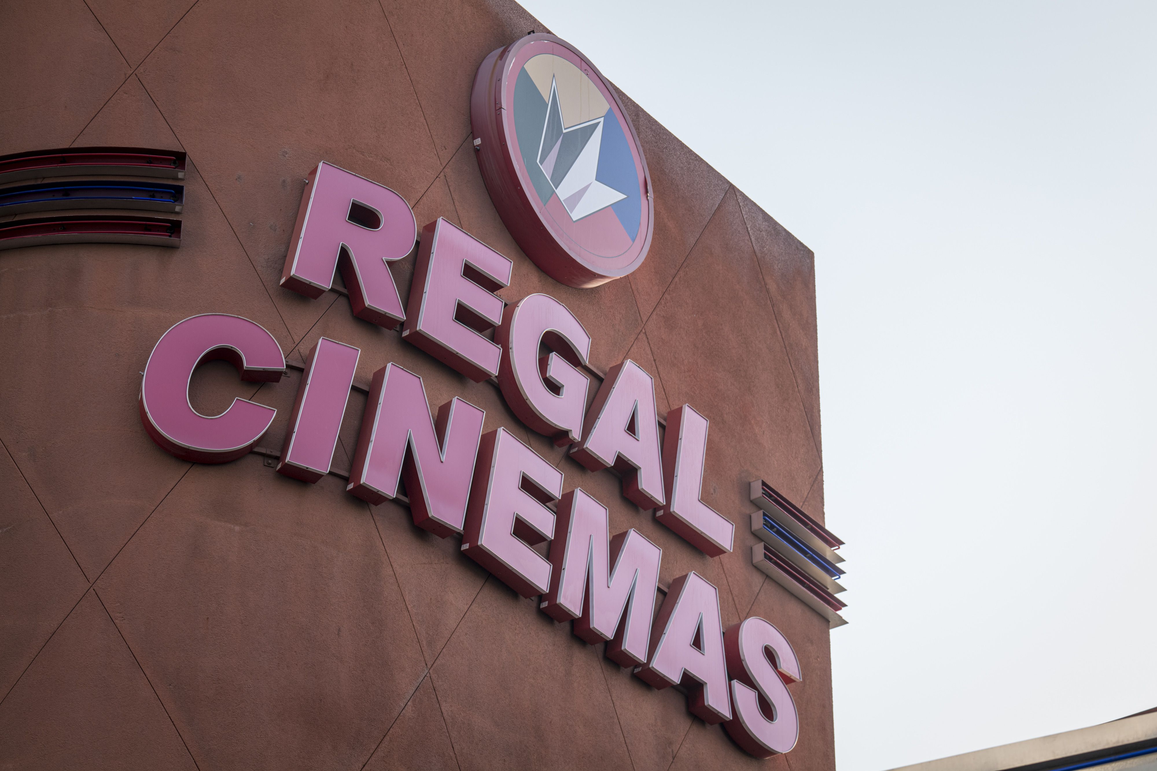 Regal Cinemas to Accept Crypto for Tickets, Concessions