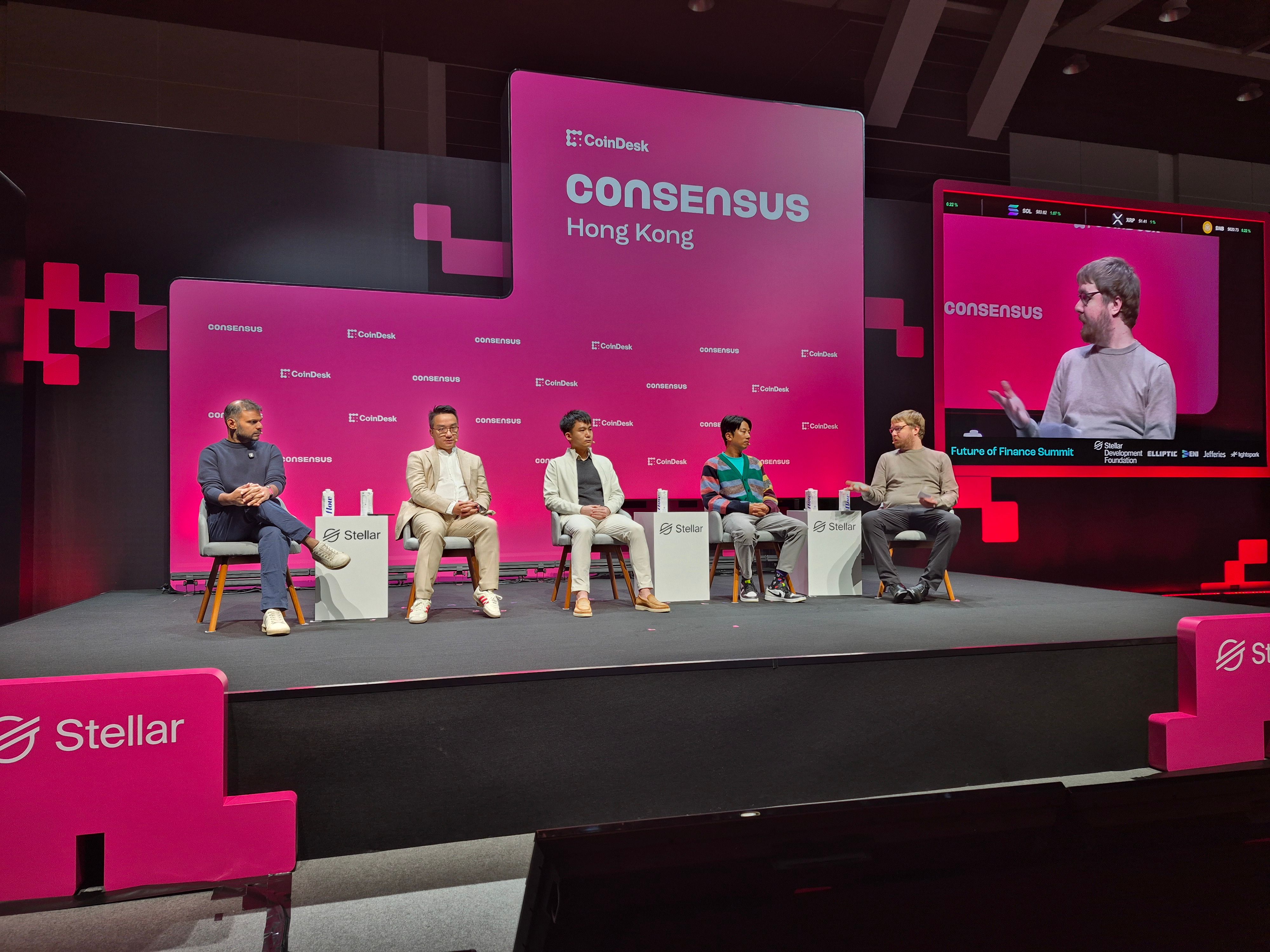 DeFi is not really decentralized, it is unavoidably centralized