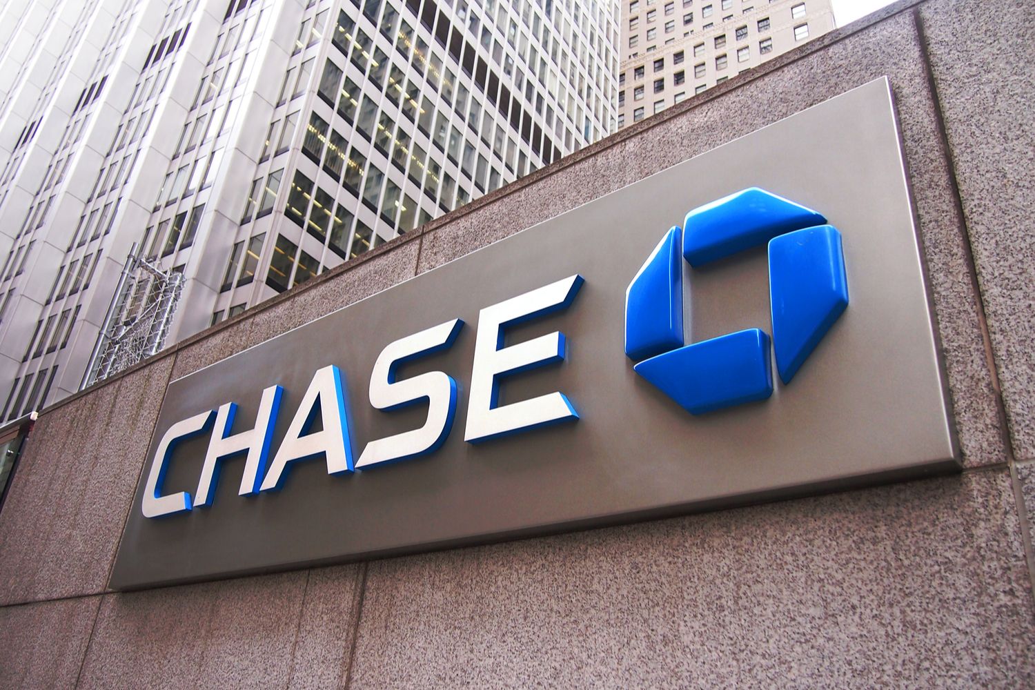 Chase U.K. to Block Crypto Payments Citing Fraud, Scams