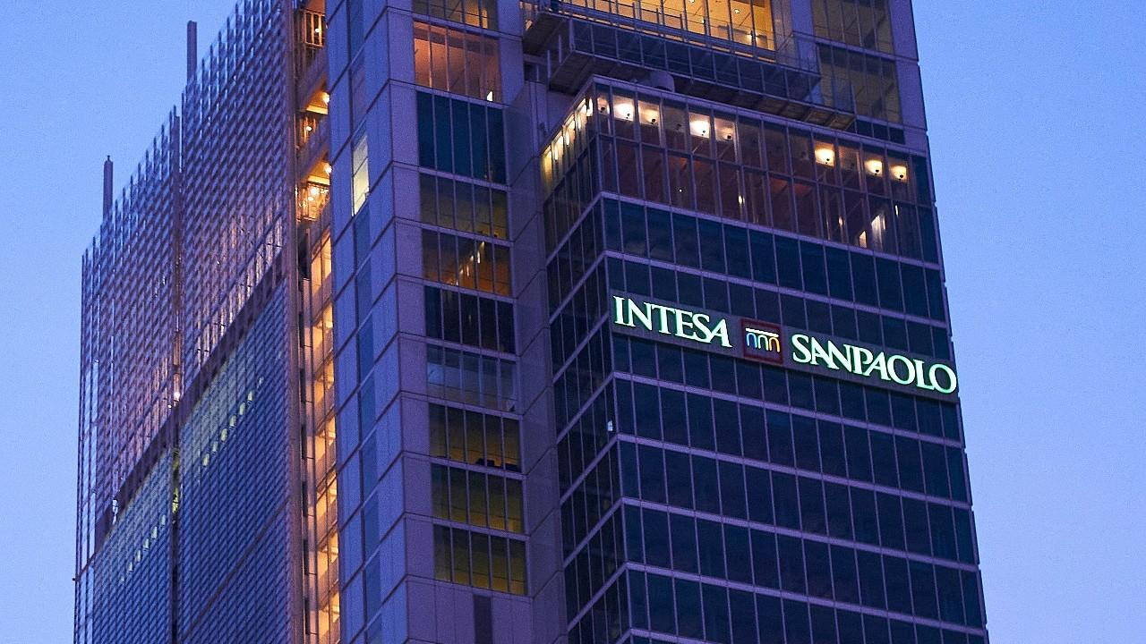 Banking giant Intesa Sanpaolo cuts IBIT stake 94%, triples ether ETF holding