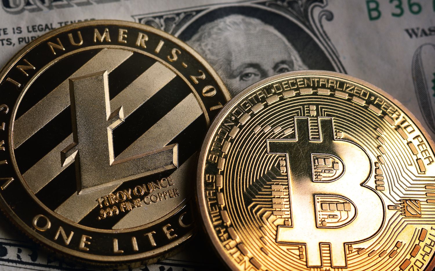 Bitcoin litecoin. Litecoin фото. биткоин и лайткоин. ltc криптовалюта. криптовалюта лайткоин.