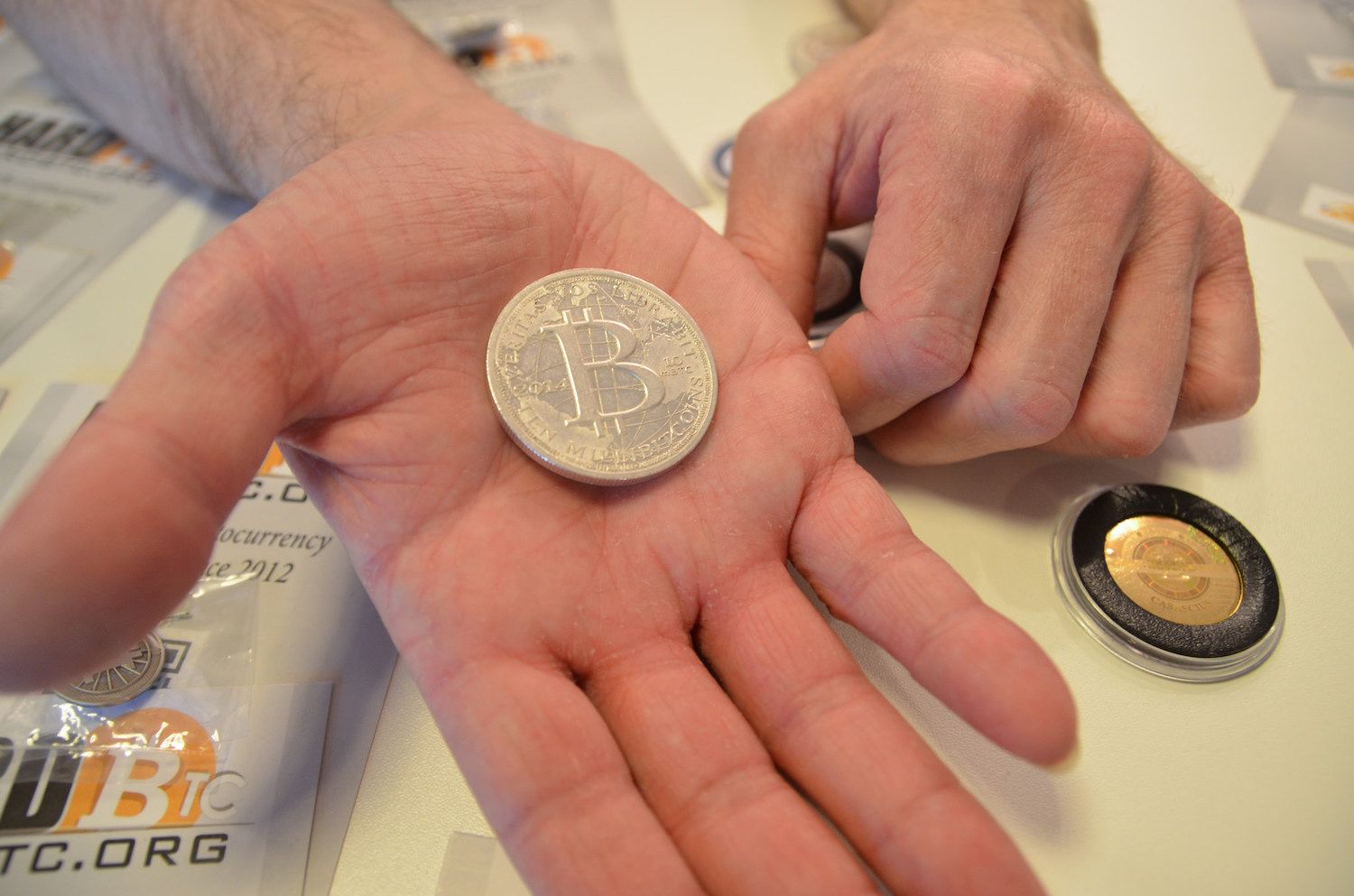 Los volúmenes de intercambio pueden ser falsos, pero el valor de Bitcoin es  real