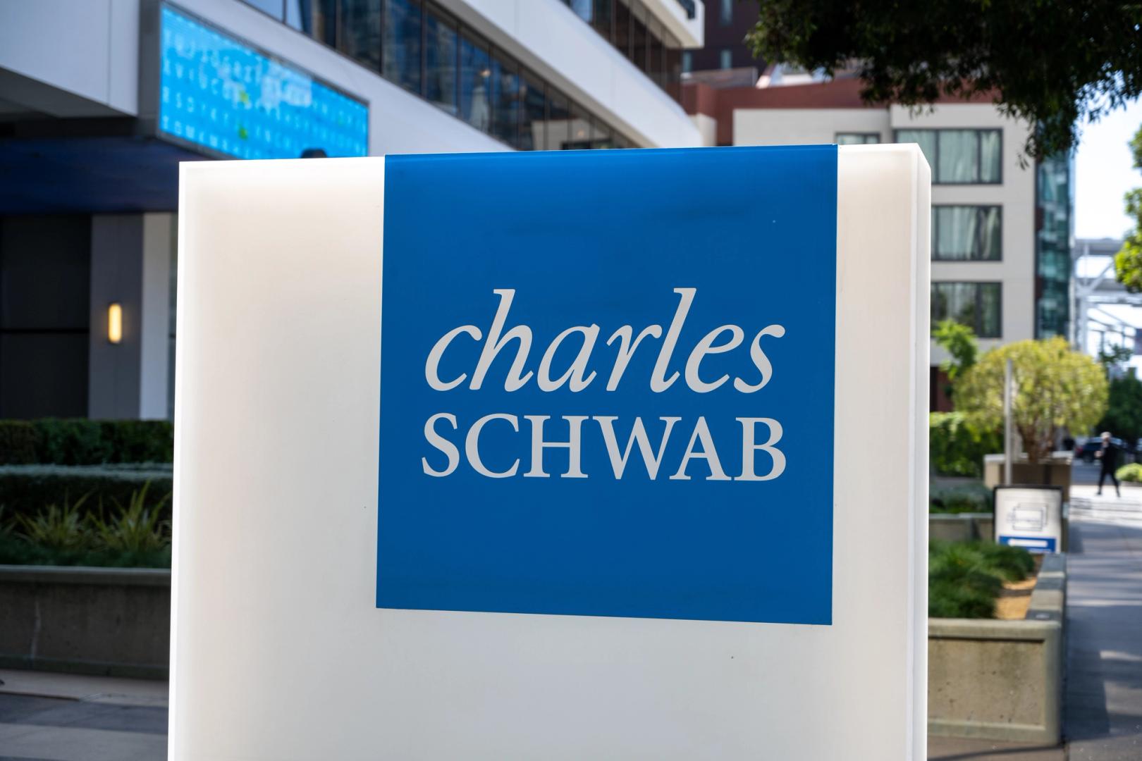 Schwab says even a 1% crypto allocation can reshape portfolio risk