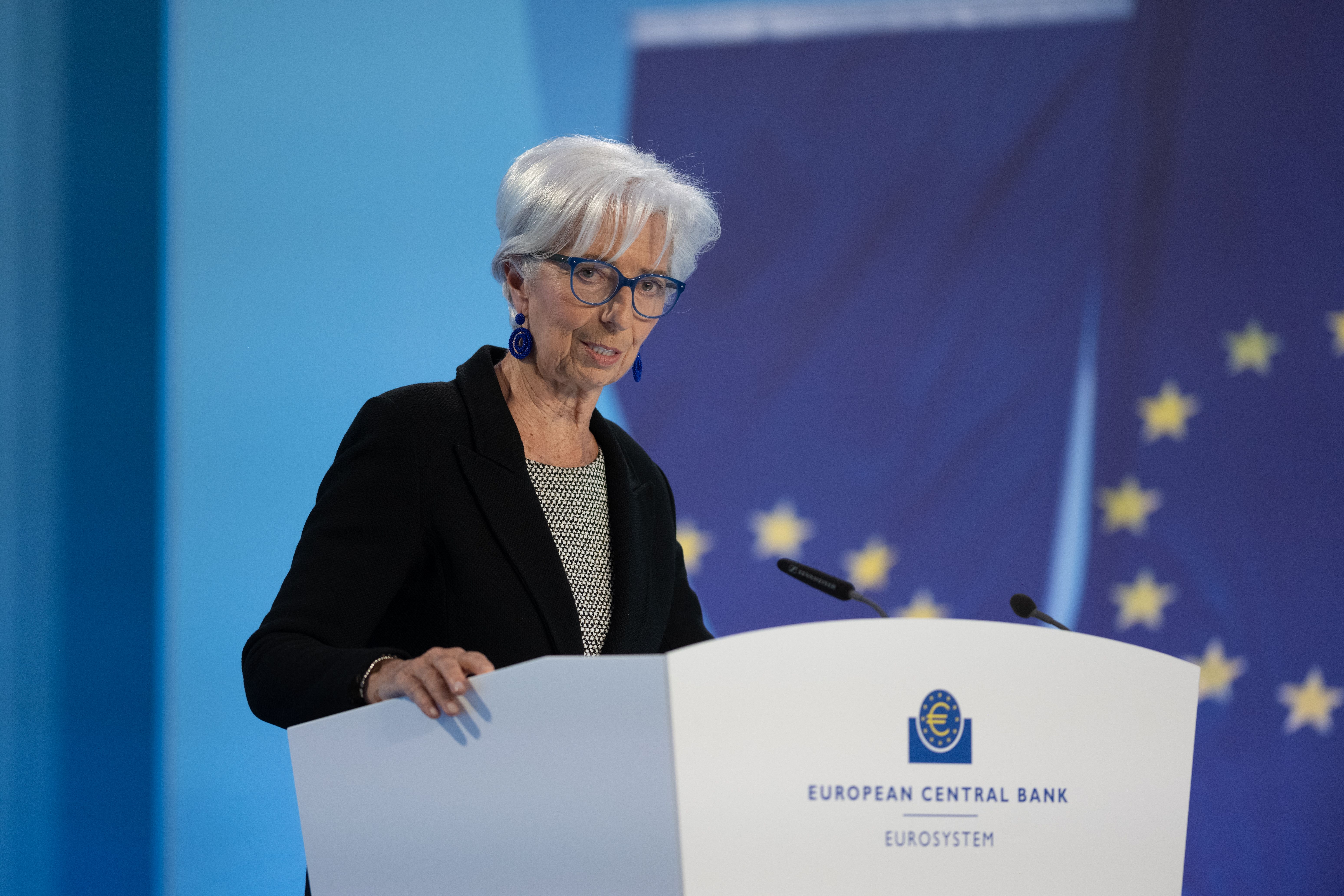 Digital Euro at Least 2 Years Away, ECB’s Lagarde Says