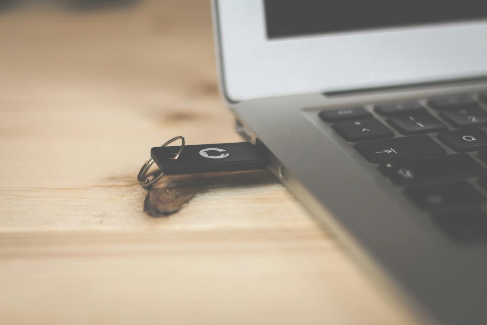 Microsoft found malware that hijacks crypto wallets and spreads through USB sticks