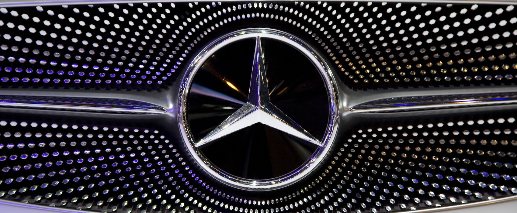 tone in, image size:1700x701