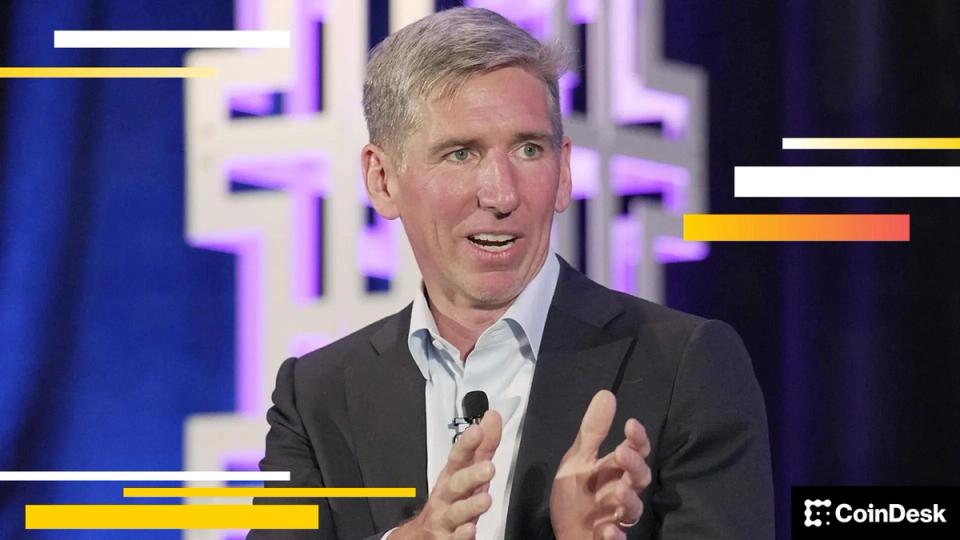 Bitcoin a US$ 1 Milhão: Hougan da Bitwise Reafirma, Analistas Debatem Prazo