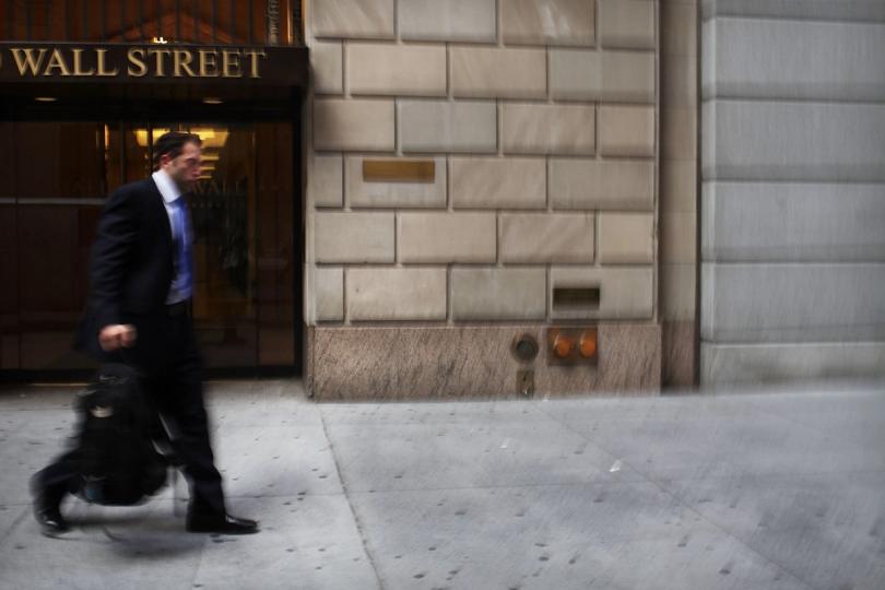 Gigantes de Wall Street ignoram queda do Bitcoin e consolidam cripto como investimento essencial