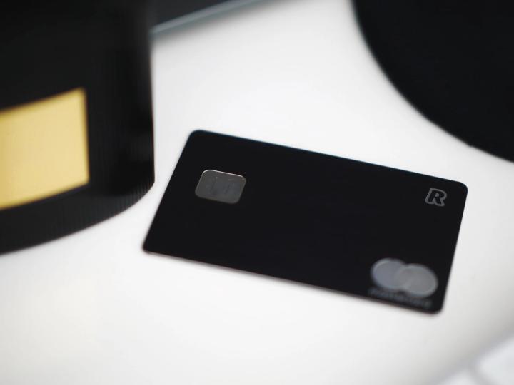 Revolut Voa Alto: Lucro Dispara 57% e Base de Clientes Atinge 68 Milhões