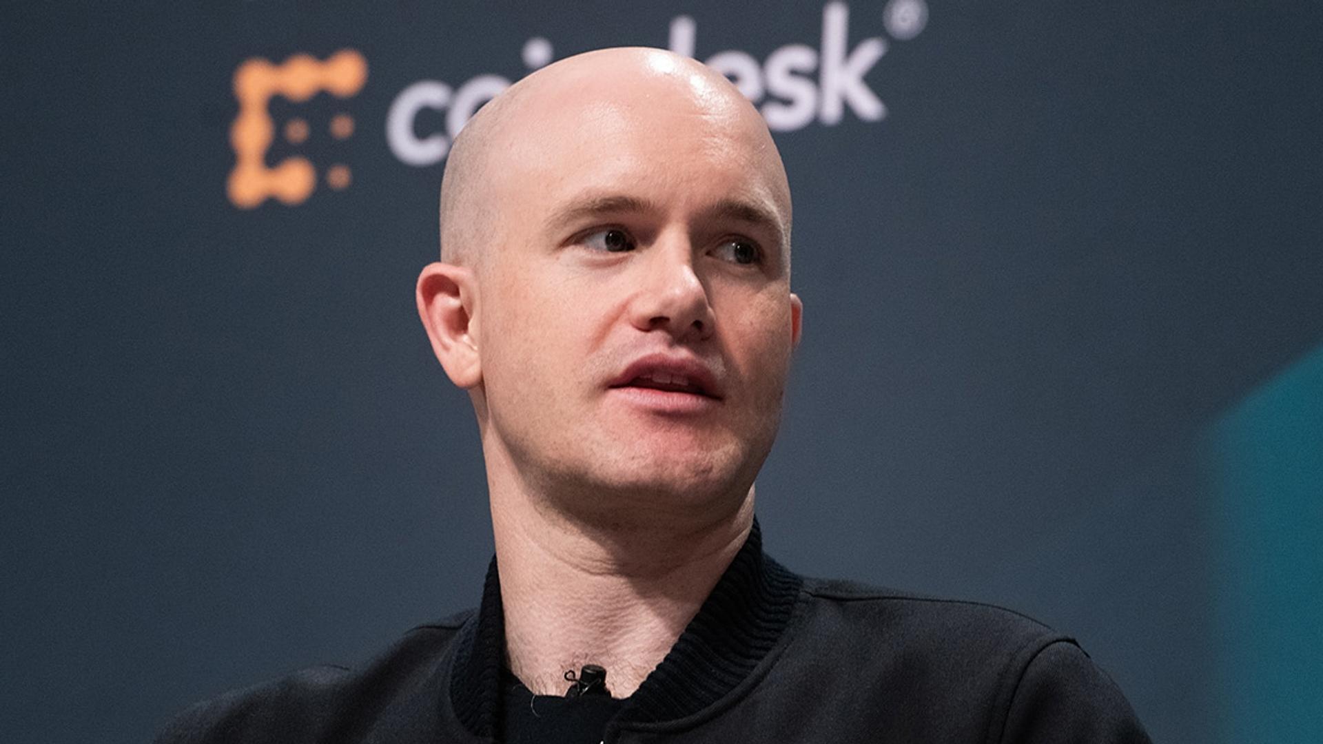 Coinbase 现货交易量骤降:华尔街下调预期,财报前市场谨慎