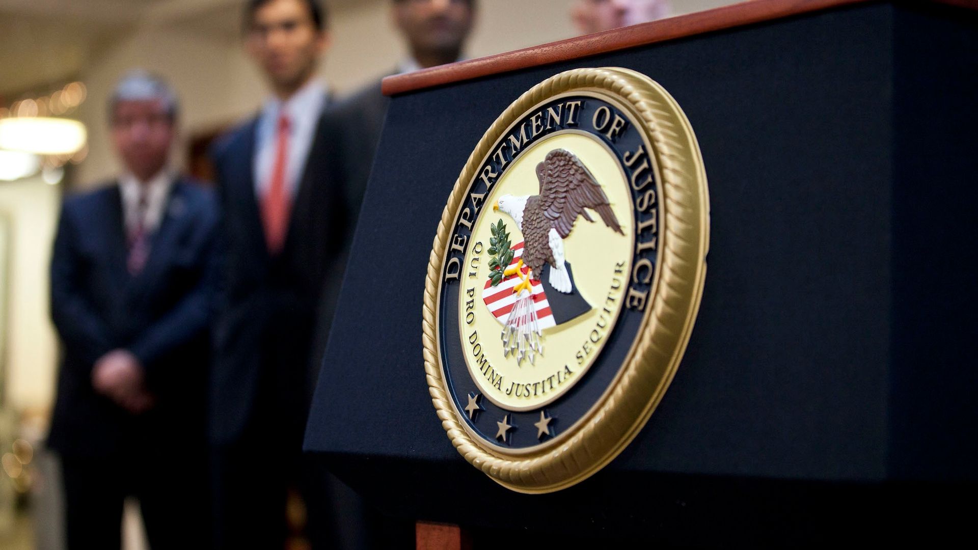 U.S. DOJ Charges 12 With $263M Crypto Theft Linked to Genesis Creditor U.S. DOJ Charges 12 With $263M Crypto Theft Linked to Genesis Creditor