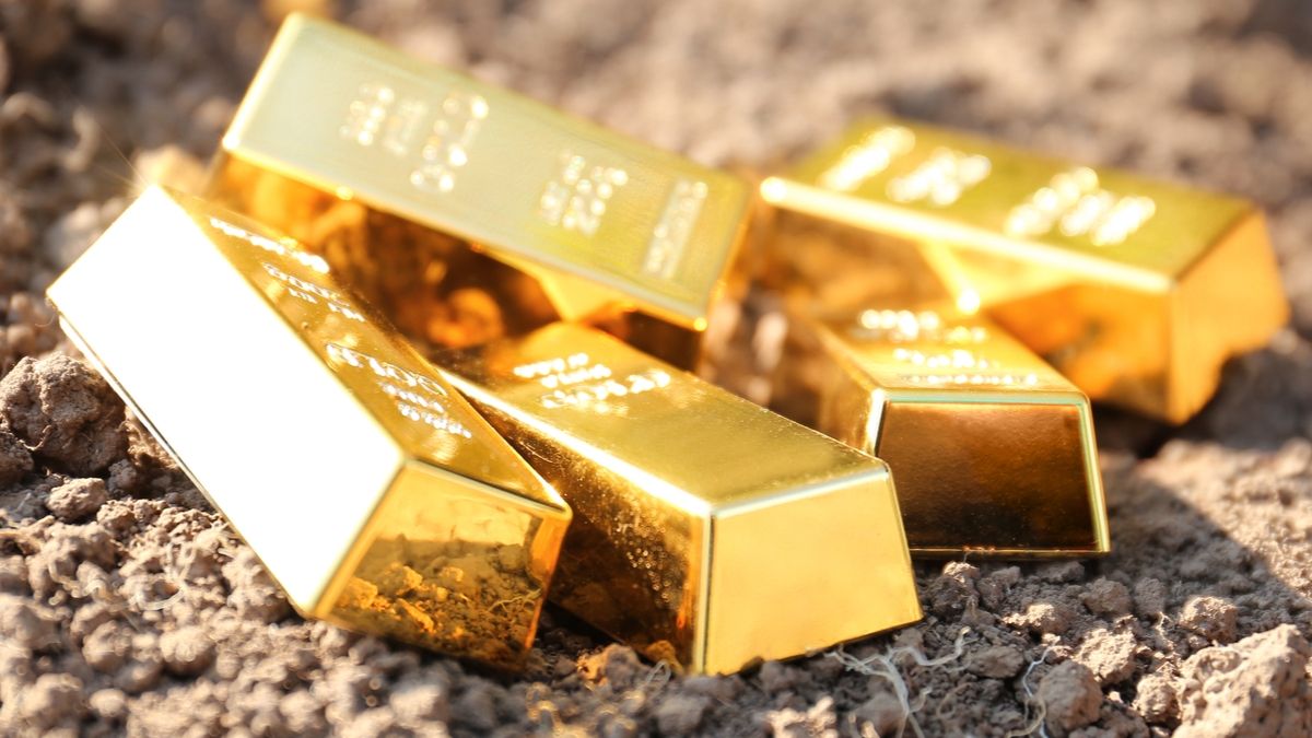 Gold Rally Needs to Pause for Bitcoin Price to Break All-Time High, Data Suggests