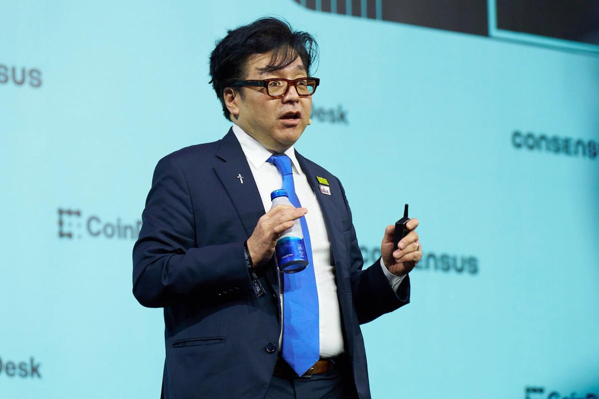 Tom Lee sees $2 trillion wealth transfer fueling crypto demand as.