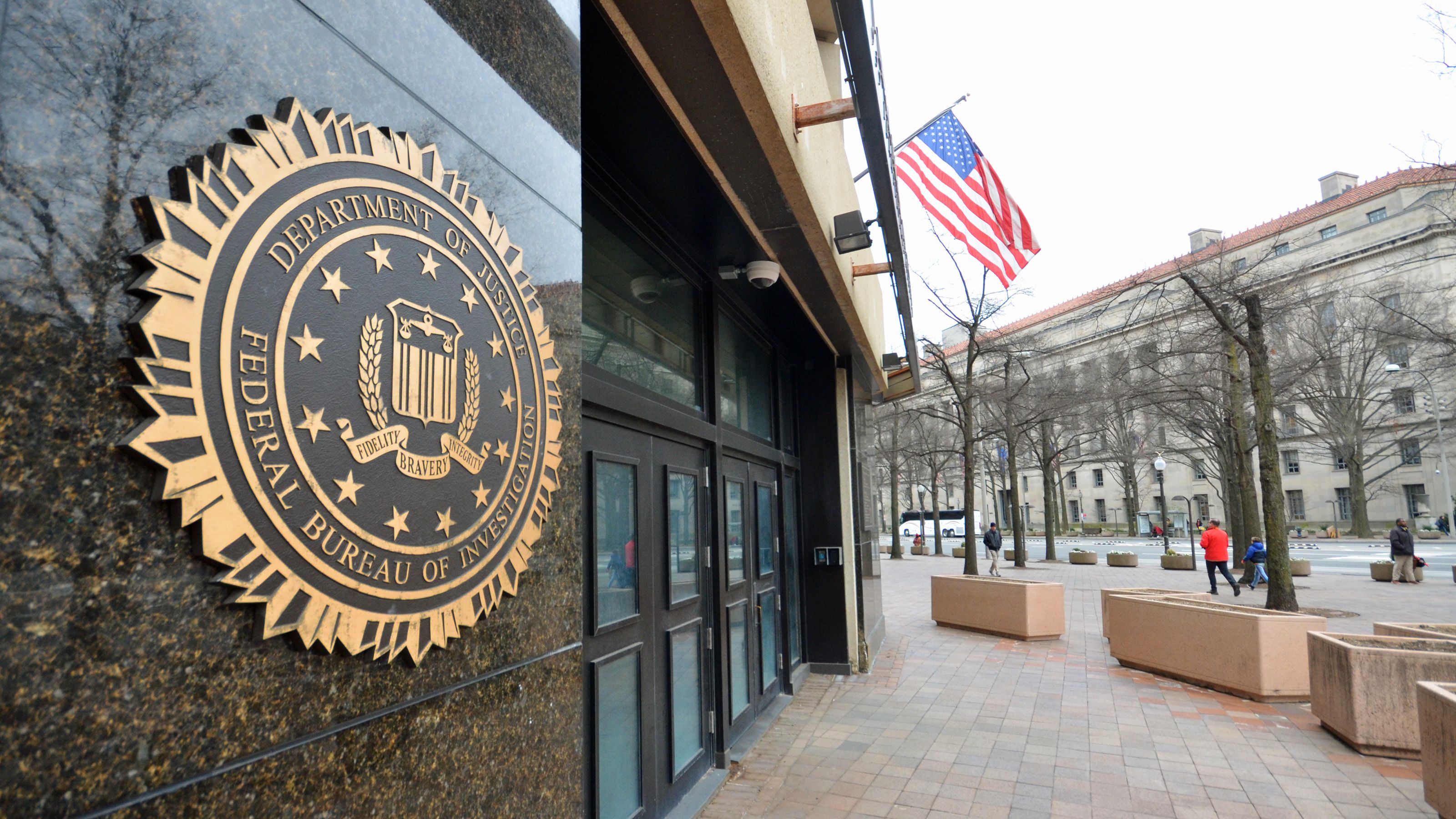 FBI Arrests Trio Accused of Bilking Banks Out of $10M, Converting Funds to Crypto