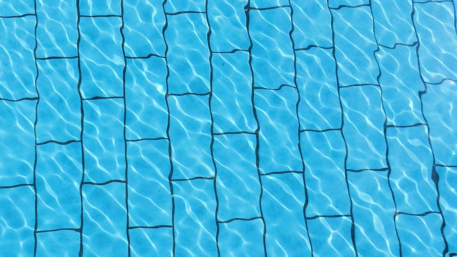 Bottom of a swimming pool. (xing419/Pixabay)